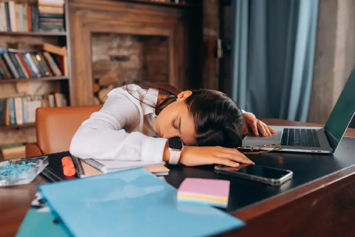 10 Tips to Not Feel Sleepy At Work Place